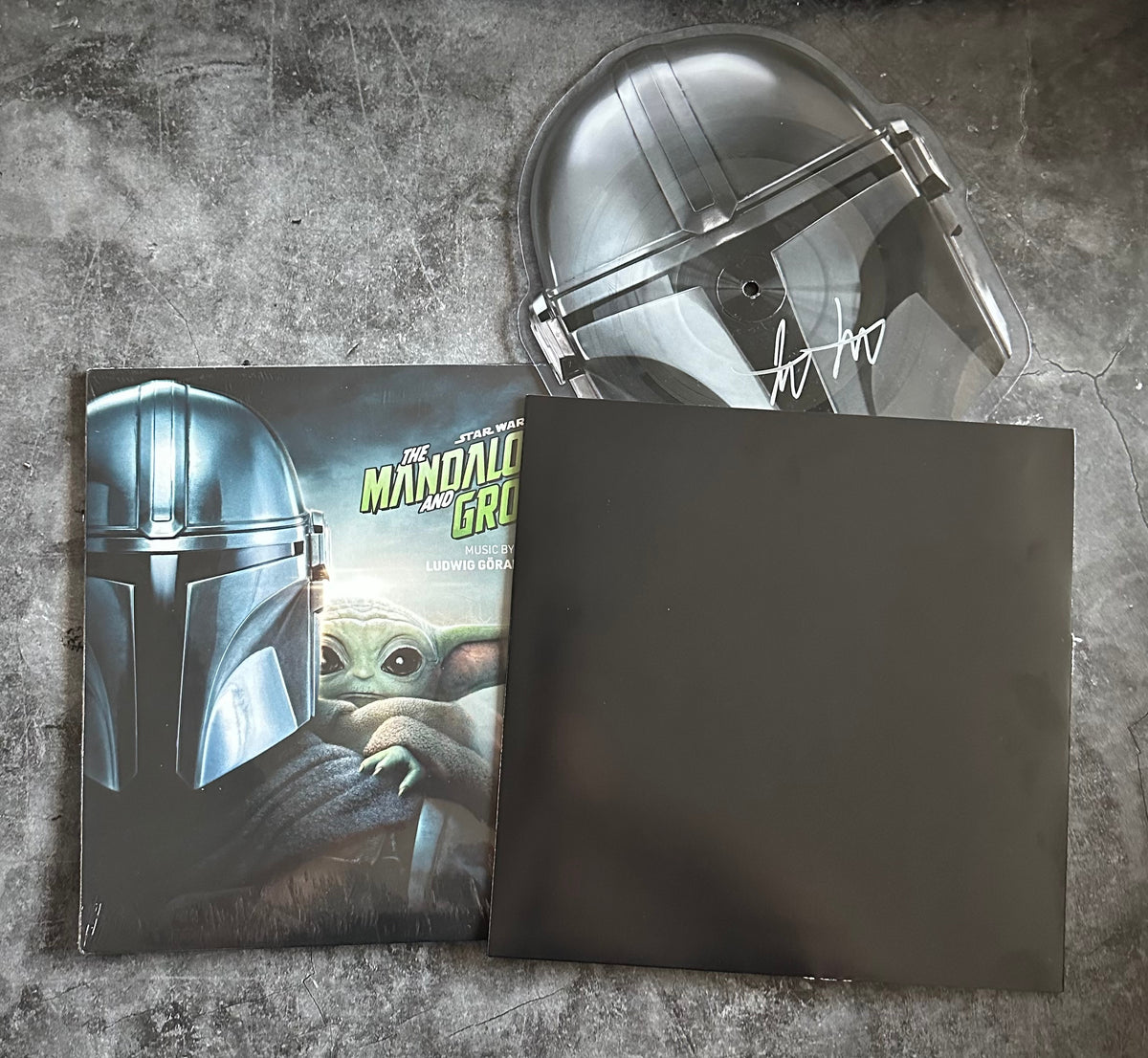 Star Wars: The Mandalorian and Grogu (Signed 10" Helmet Die Cut Vinyl)